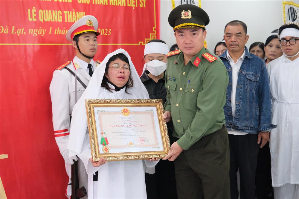 Truy tặng Huân chương Bảo vệ Tổ quốc cho 3 liệt sỹ công an Lâm Đồng